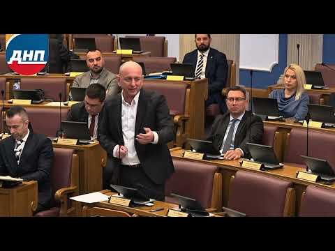 КНЕЖЕВИЋ: „СУЗАНА МУГОША КА’ ТЕЈЛОР СВИФТ“