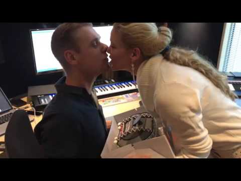 Armin Van Buuren : "This Afternoon I Got Surprised By My Wife"