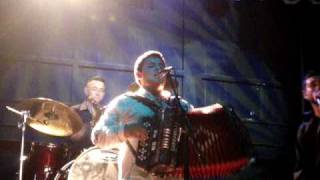 alfredito olivas - Piñas en Mano