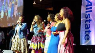 Mary Mary&#39;s Erica and Tina Campell Sing With Their Sisters