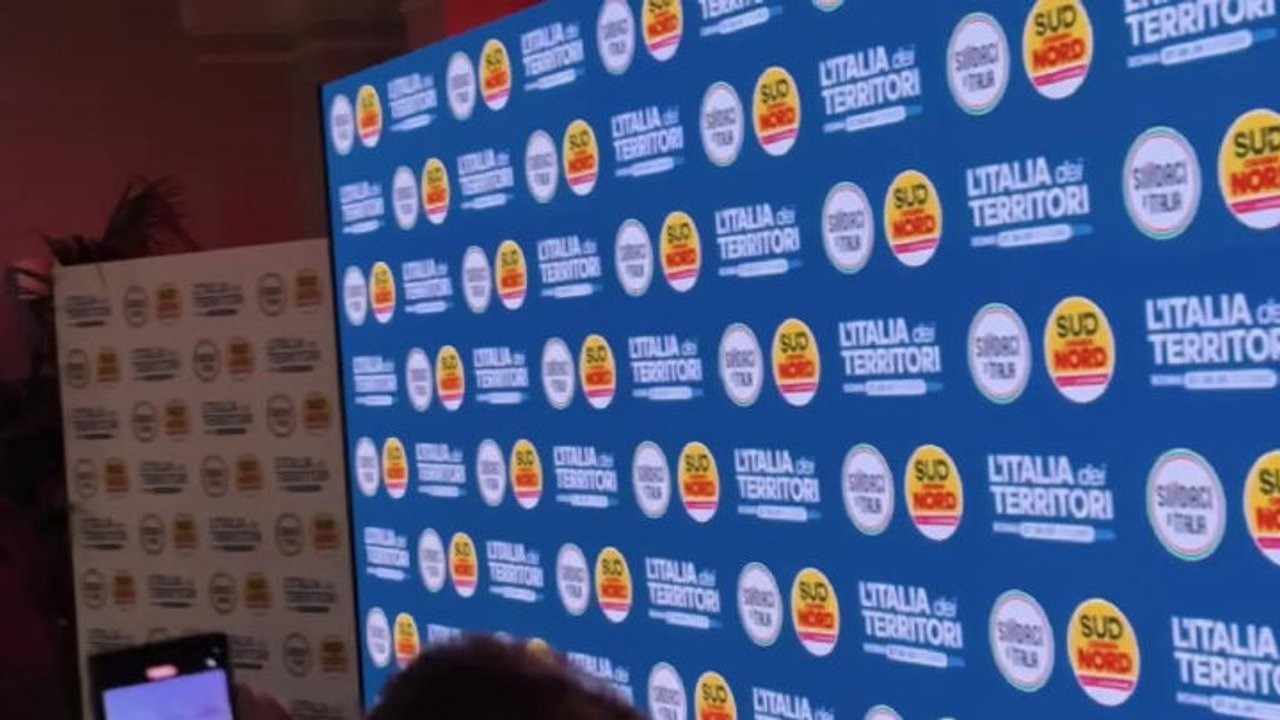 Svelato nuovo simbolo del partito 'Sud chiama Nord', video di presentazione proiettato al convegno