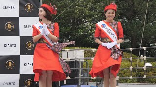 強風にも負けず那覇の魅力をアピールする那覇観光キャンペーンレディ【ジャイアンツスクエア】