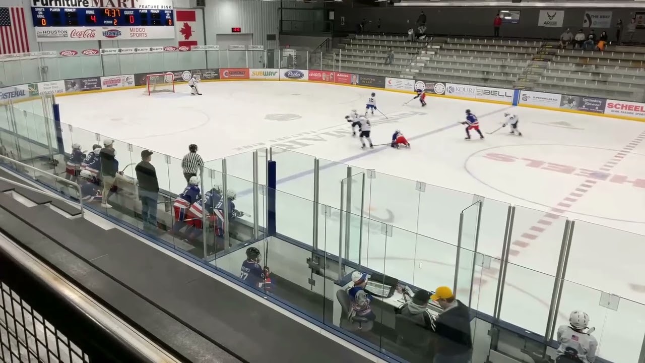 Game 4 (Sioux Falls): Liam nice glove save