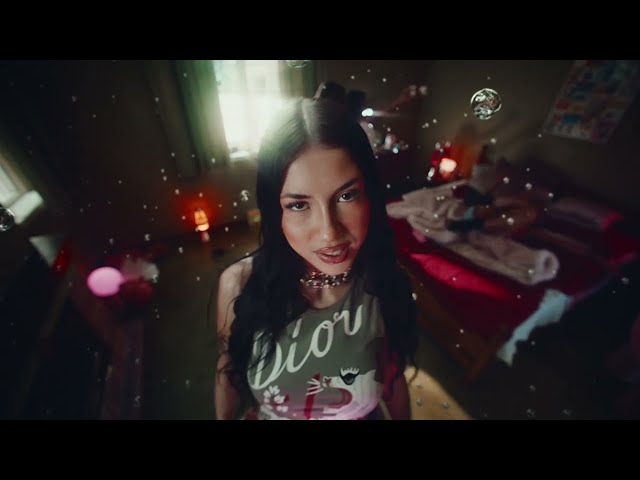 Video zu 'Desolee' ansehen