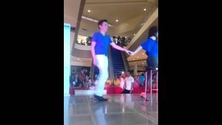 Donna Cruz with Doc Yong Larrazabal sings &#39;Hulog ng Langit&#39; @Starmall, Talisay 04 / 10 / 16