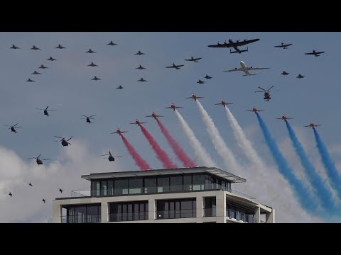 70 aircraft flyover for Queen's Platinum Jubilee in London 👑