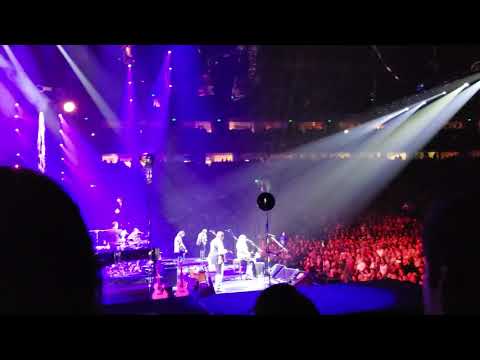 Eagles - I Cant Tell You Why (Bridgestone Arena)