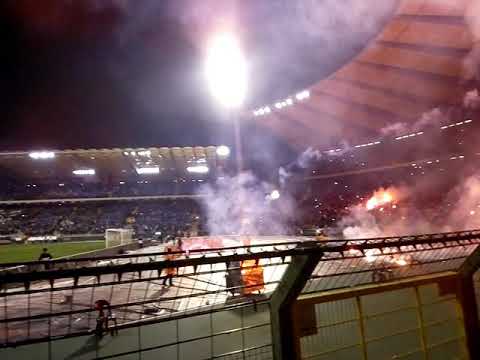 Krc Genk Standard de Liège ambiance début de match Croky Cup CRAQUAGE FUMIGÈNES