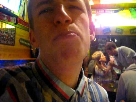 Fik en franskmand til at drikke mit pis, og han ville ikke engang slås bagefter