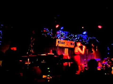 Melissa Nadel singing the Christmas Song (12/25/10)