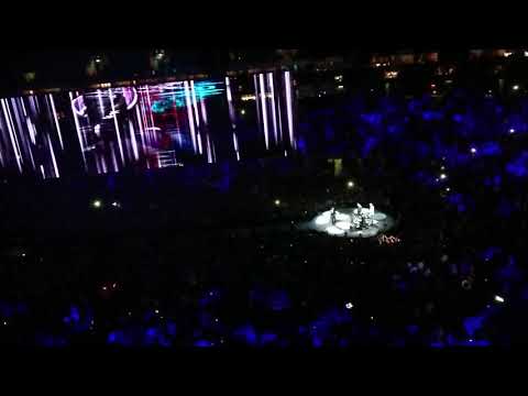 U2 Berlin 13.11.2018 - Acrobat
