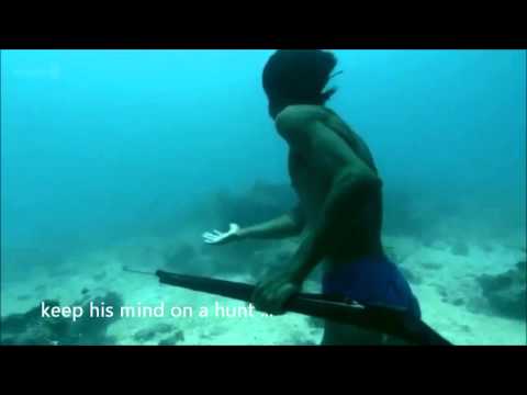 Native Badjao, underwater hunting