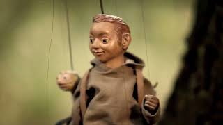 Mimo vyznačené stezky choď vždy jen pěšky