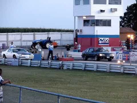 1985 Pontiac Firebird w/ Edelbrock Performer RPM Package 13.367 @ 105 Pass vs Fox Body Mustang