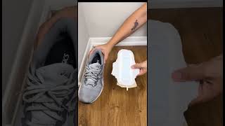 Put a sanitary pad under your armpit andyou'll be amazed!#LifeHack#budgetfriendly#savingmoney #life