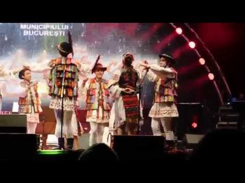 Ansamblul Doinita la Bucharest Christmas Market, piata Constitutiei - Dans din Bistrita