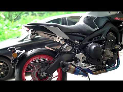 YAMAHA MT-09 COLD START AKRAPOVIC EXHAUST SOUND