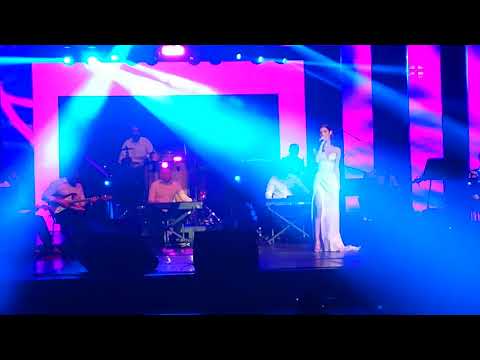 Kristina Denic - Precrtan - koncert Ana Bekuta - (Sava Centar 2017)