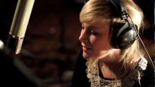 In Session: Lisa Crawley - Blind Eyes