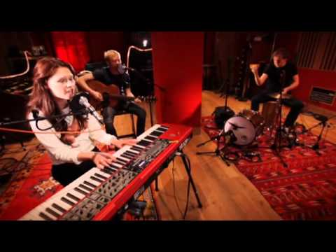 Lauren Pritchard - Waterfalls (live cover)