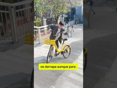 Este coche es increíble.🚴