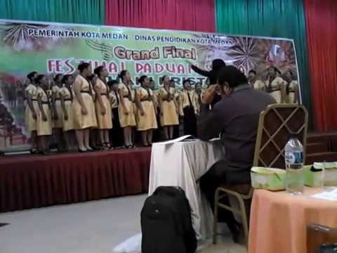 Paduan Suara SMP Assisi No Undi 04