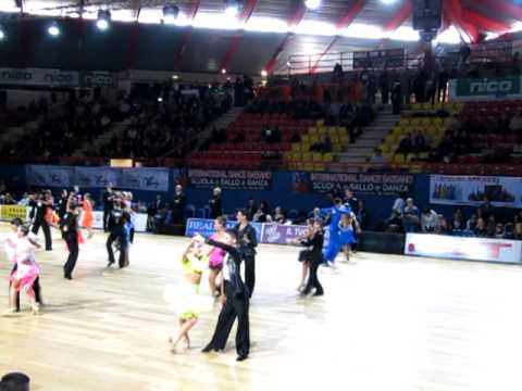 Beinschródt Tibor- Dávid Adrienn WDSF JUNII Rumba 1rd- Bassano