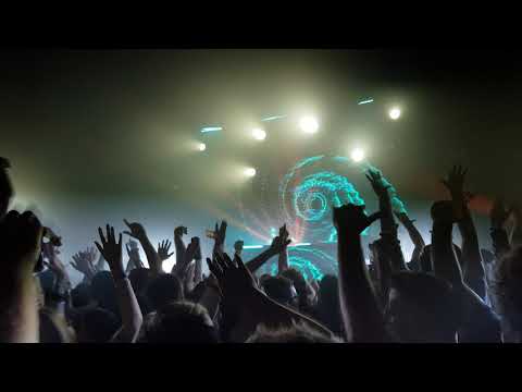 Ilan Bluestone @ Electric Brixton Dec 2018 :Ilan Bluestone vs OceanLab - 43 Sky Falls Down