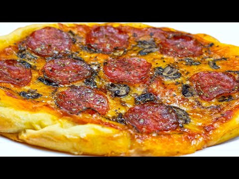 Homemade Slow Cooker Pizza [4K UHD Video]