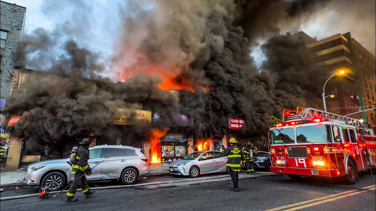 **EARLY ARRIVAL - HEAVY FIRE in Taxpayer** FDNY Battles MAJOR 4-ALARM Fire in Bronx [ Box  2297 ]