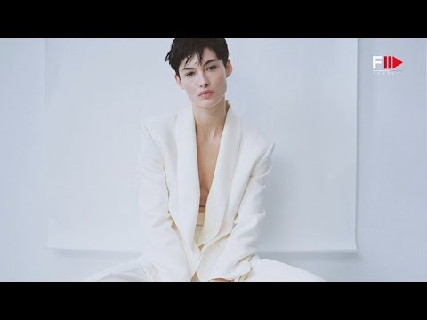GRACE ELIZABETH Best Model Moments FW 2022 - Fashion Channel