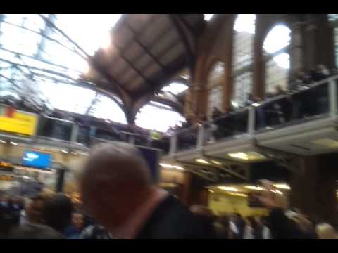 Latzio, fans invade Liverpool Street Station