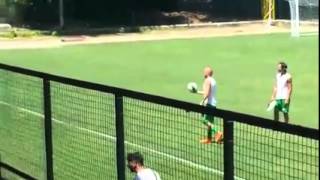 video-zito-ruba-il-pallone-a-un-piccolo-tifoso