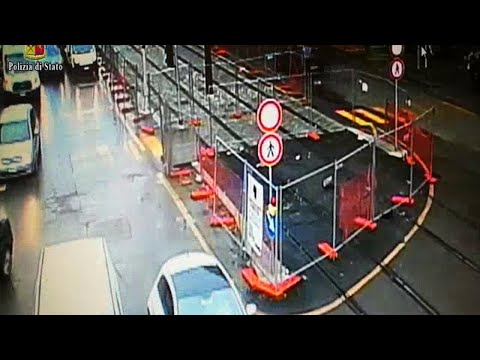 Firenze, la folle corsa del furgoncino per le strade di Novoli