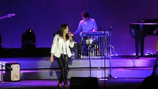 2012 04 13 Martina McBride - One Night