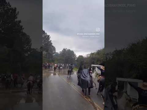 Cavalgada debaixo de chuva m Bocaina do Sul SC