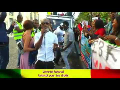 AU  MALI  - LÈVE  TOI  ET  BATS  TOI  POUR TES DROITS