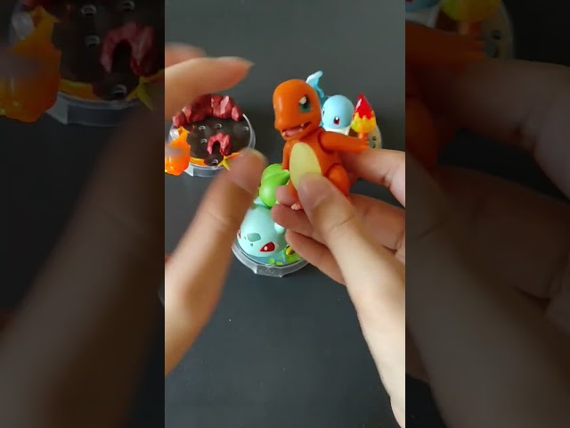 Vídeo relacionado con Stor - Sandwichera Pokemon - Fimabrera Rectangular Tres Compartimentos para Almuerzos y Meriendas - Pikachu, Bulbasaur, Squirtle, Charmander - 6,7x16,5x19,5 Cm - 150 Gr