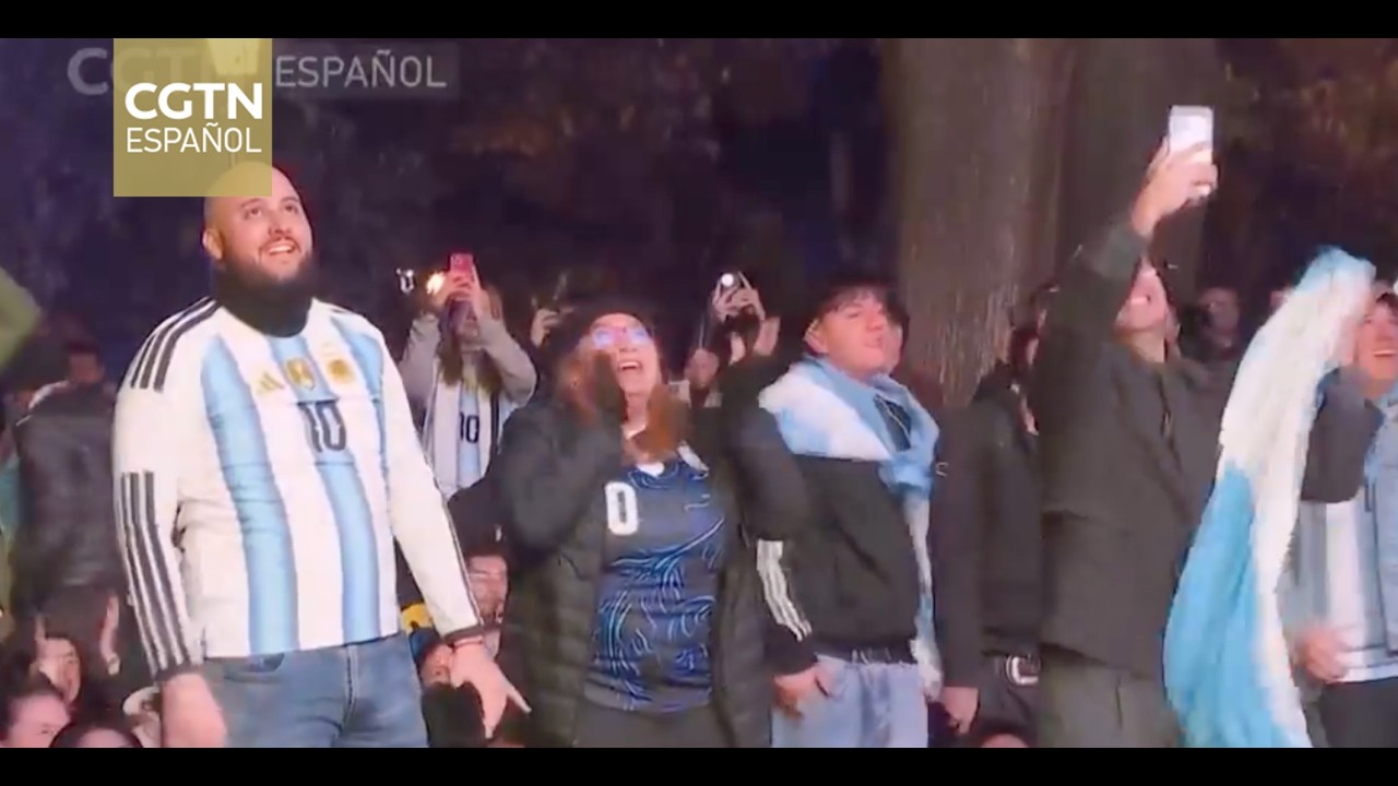 Argentina celebra su triunfo ante Argelia en su debut en el Mundial de fútbol
