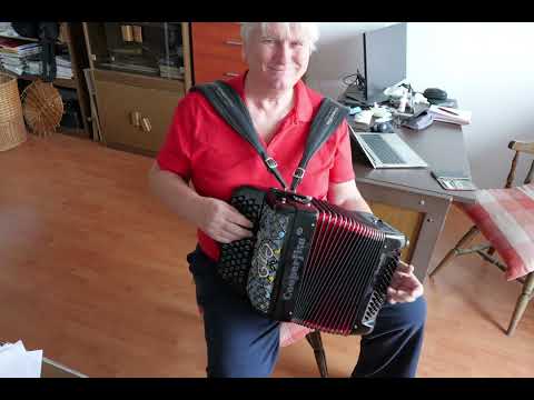 Same tune in 12 different keys on chromatic button accordion - Beginner CBA (PS9 3128)
