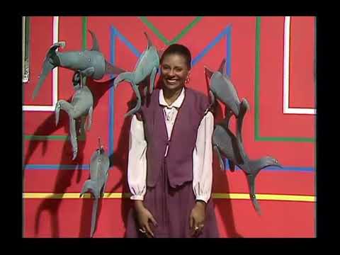 The Muppet Show - 318: Leslie Uggams - “Here You Come Again” (1979)
