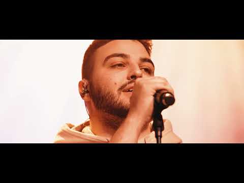 "Saia" ao vivo no Capitolio com xtinto