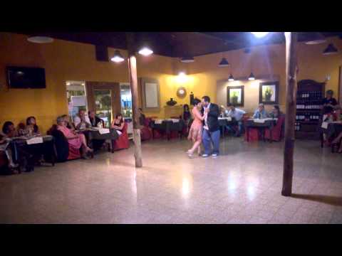 Alcides Cloux  y  Natasha Barbará  |  Tango - 2015 | 1/3