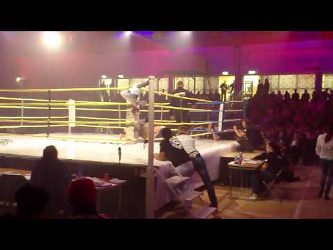 Rond 3.mp4Ricky Granstad vs. Martin Fouda Fighting for Change rond 3