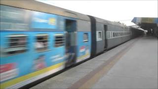 12108 Lucknow Jn. - Mumbai LTT SF Express @ MPS !!