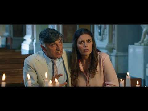 Caccia al Tesoro - Scena dal film: "San Gennaro, tu che dici?"