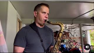 10MFAN ARTIST Geoff Vidal showing off his gorgeous playing on his 10mfan Celebration Mouthpiece￼