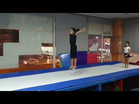TRAMBOLİN AÇIK BACAK SIÇRAMA