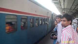 preview picture of video 'Exp Trains Entering Kalyan Jn'