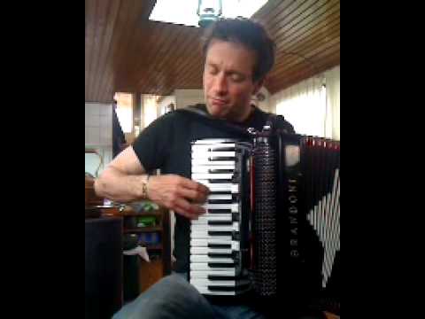 James Doherty plays Valse Des Niglos on Brandoni accordion
